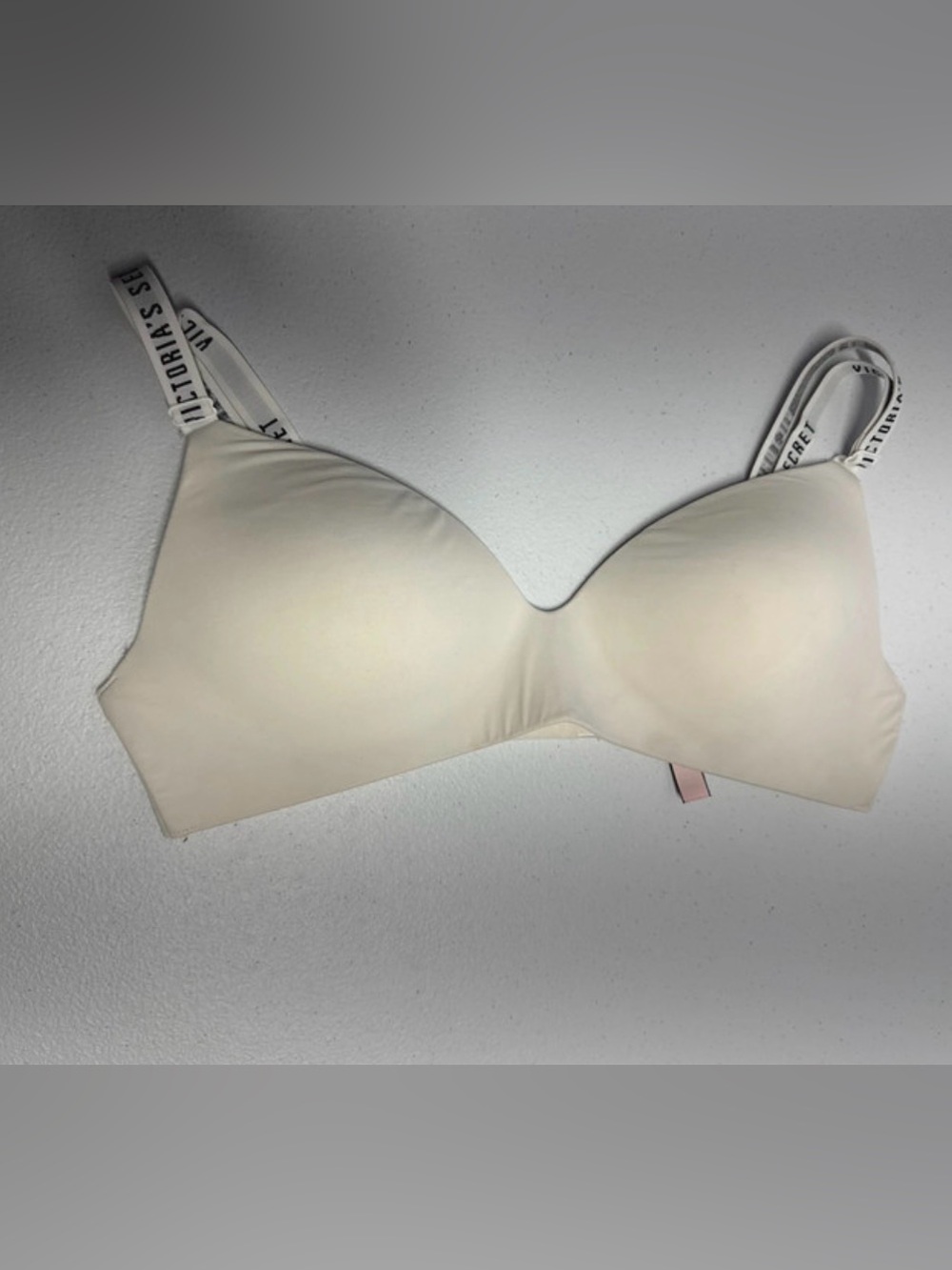 Victoria’s Secret White Padded No Wire Bra 36C
